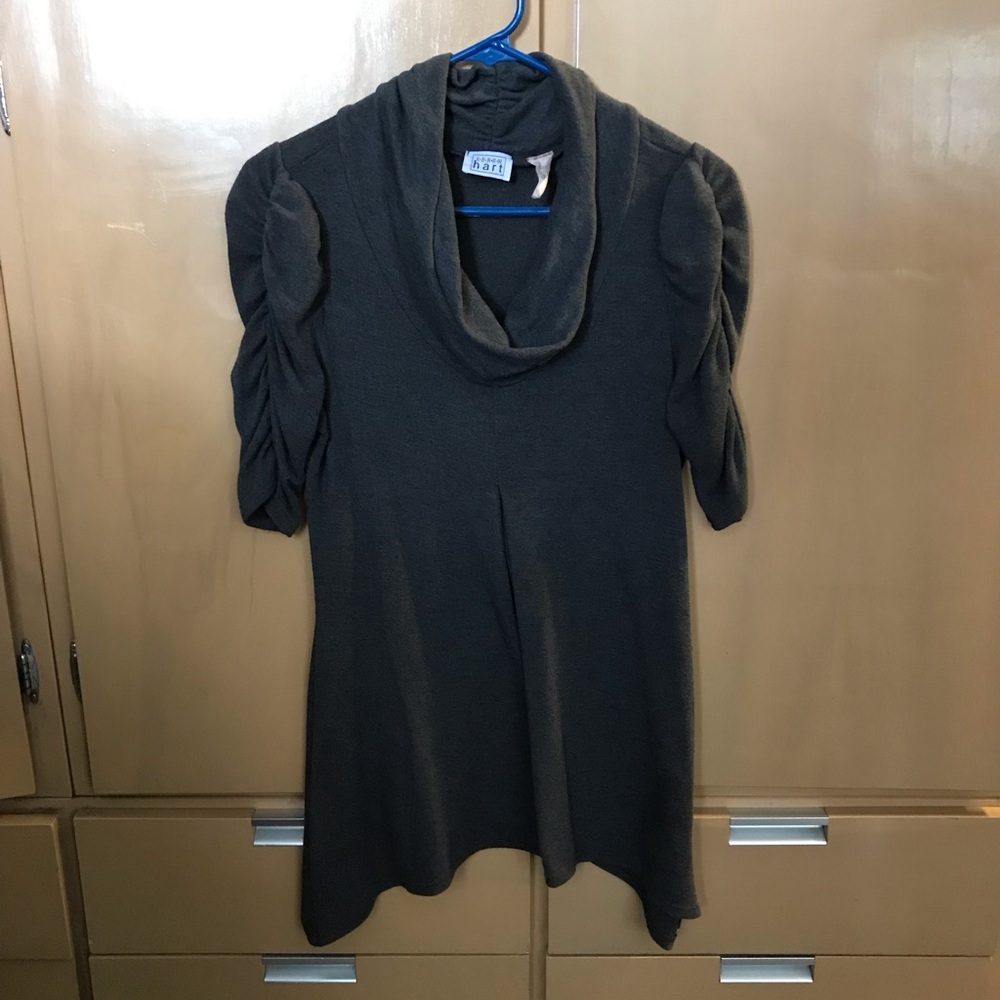 Short sleeve tunic sweater